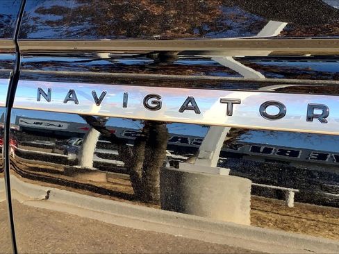 New 2025 Lincoln Navigator L Reserve AWD/4WD image 15