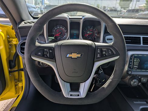 Used 2015 Chevrolet Camaro SS w/ SS Performance Package RWD image 18