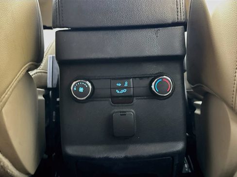 Used 2016 Ford Explorer XLT w/ Equipment Group 202A FWD image 30