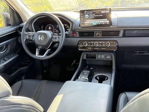 Used 2024 Honda Pilot Touring image 19