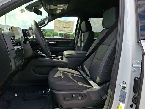 New 2026 Chevrolet Suburban LS AWD/4WD image 8