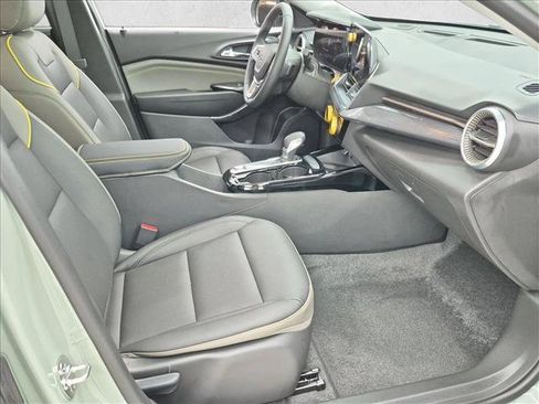 Used 2026 Chevrolet Trax ACTIV w/ Sunroof Package FWD image 20