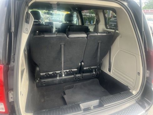 Used 2018 Dodge Grand Caravan SXT image 25