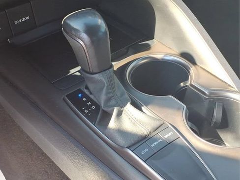 Used 2023 Toyota Camry SE FWD image 13