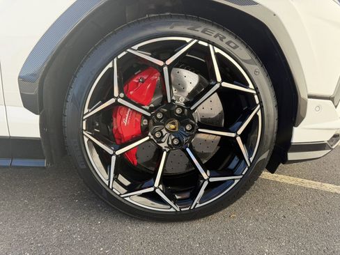 Used 2023 Lamborghini Urus Performante image 11