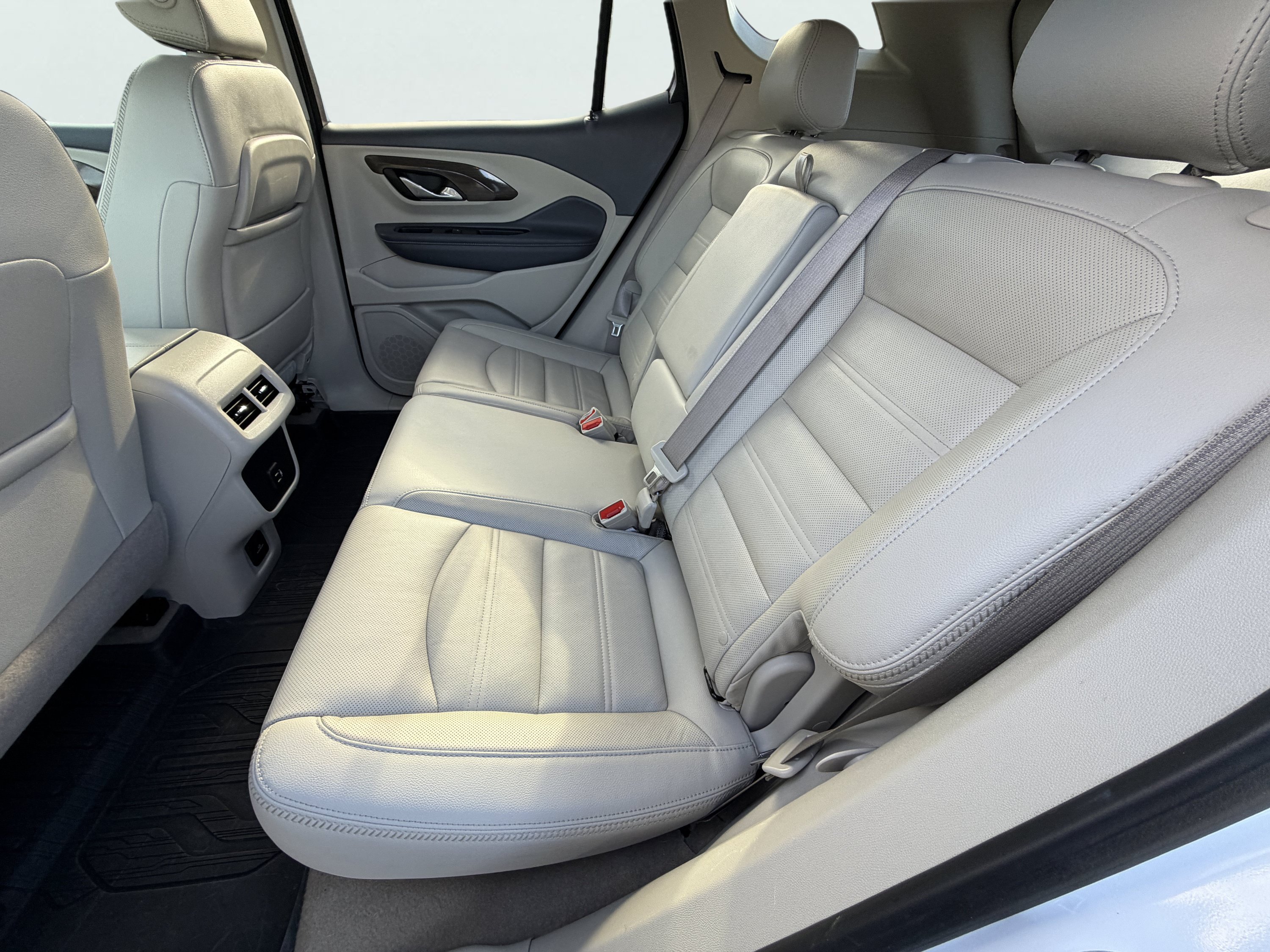 Used 2024 GMC Terrain Denali w/ LPO, Floor Liner Package AWD/4WD image 19
