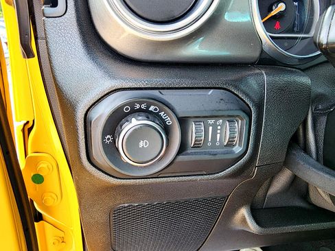 Used 2021 Jeep Wrangler Unlimited Sahara image 16