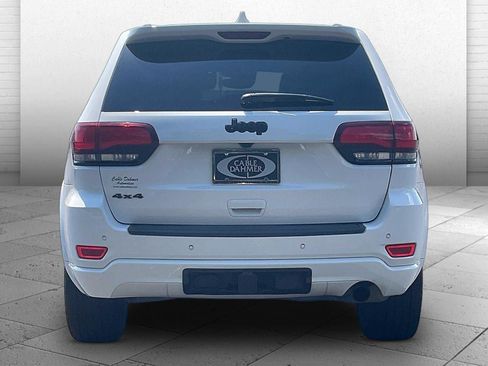 Used 2021 Jeep Grand Cherokee Laredo X AWD/4WD image 3