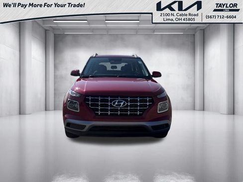 Used 2023 Hyundai Venue SEL FWD image 4