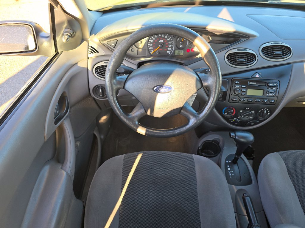 Used 2003 Ford Focus LX FWD image 19