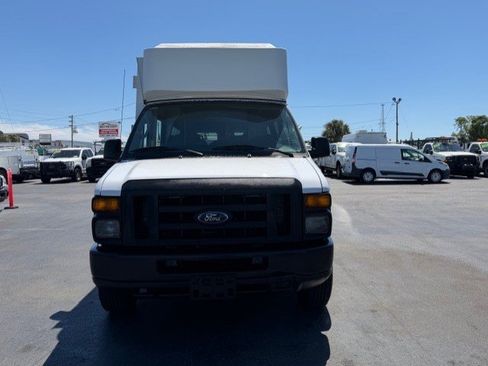 Used 2010 Ford E-350 and Econoline 350 Extended Super Duty image 2