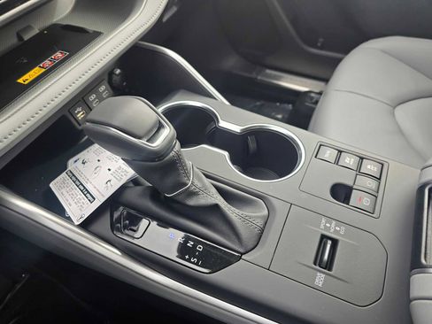 New 2026 Toyota Highlander XLE image 32