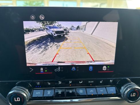 Used 2025 GMC Canyon Denali image 20