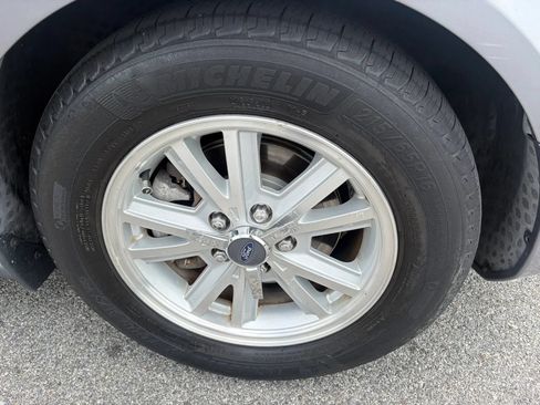Used 2006 Ford Mustang Coupe RWD image 25