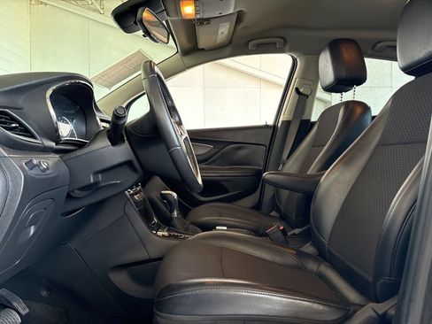 Used 2022 Buick Encore Preferred AWD/4WD image 10