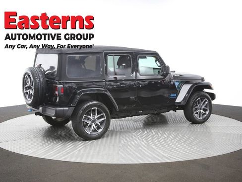 Used 2024 Jeep Wrangler Unlimited AWD/4WD image 45