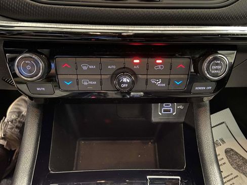 Used 2023 Jeep Compass Trailhawk image 15