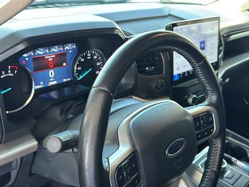Certified 2024 Ford Expedition XLT RWD image 21