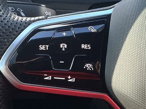 Used 2024 Volkswagen Tiguan SEL R-Line image 26