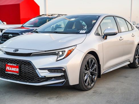 New 2026 Toyota Corolla SE image 3