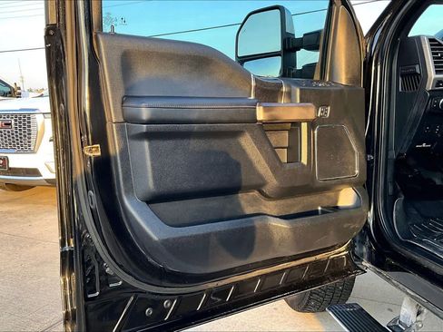 Used 2020 Ford F250 Platinum image 19