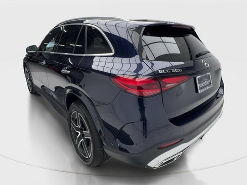 Used 2024 Mercedes-Benz GLC 300 4MATIC w/ AMG Line image 10