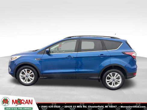 Used 2017 Ford Escape SE w/ Equipment Group 201A image 2