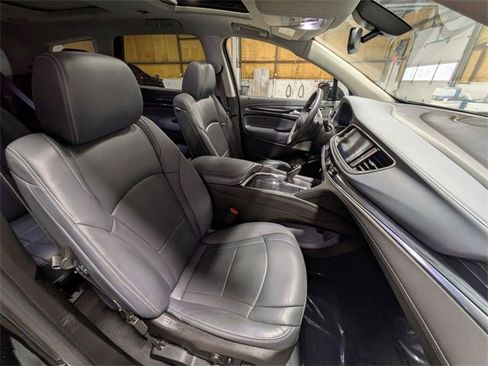 Certified 2019 Buick Enclave Essence image 30