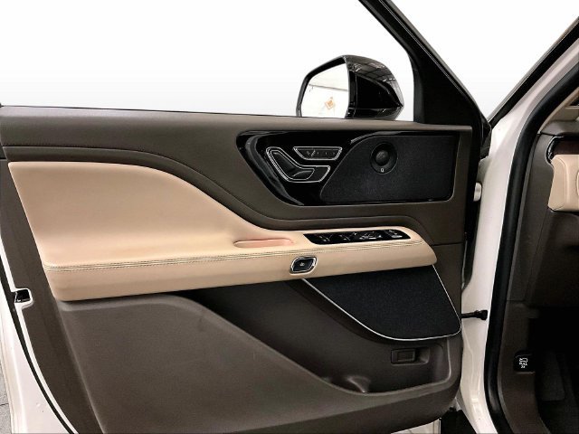 Used 2021 Lincoln Aviator Grand Touring w/ Equipment Group 301A AWD/4WD image 22
