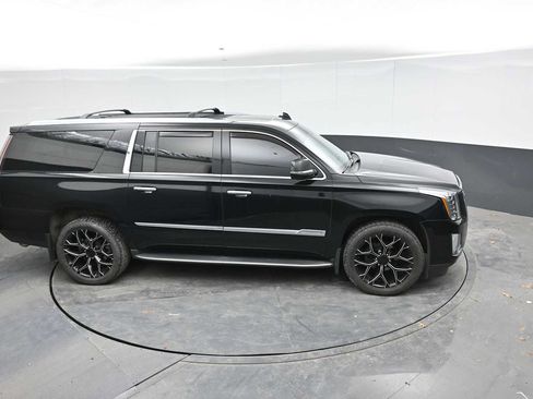 Used 2018 Cadillac Escalade ESV Luxury AWD/4WD image 20