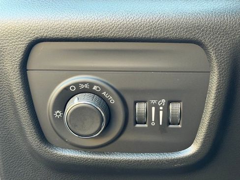 New 2025 Jeep Grand Cherokee L Altitude image 24