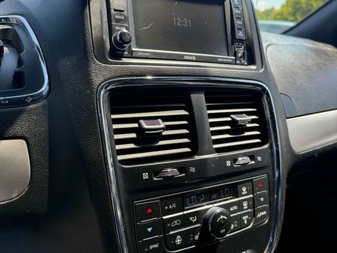 Used 2019 Dodge Grand Caravan GT FWD image 13