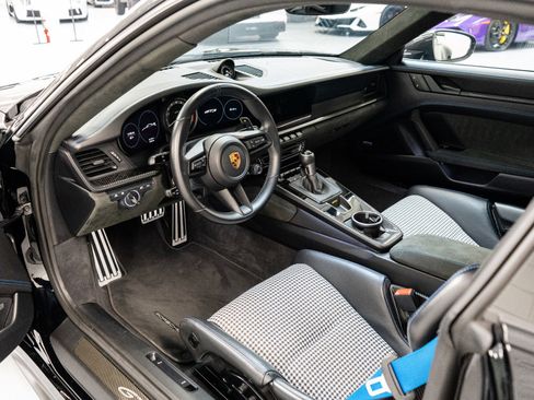 Used 2022 Porsche 911 GT3 image 18