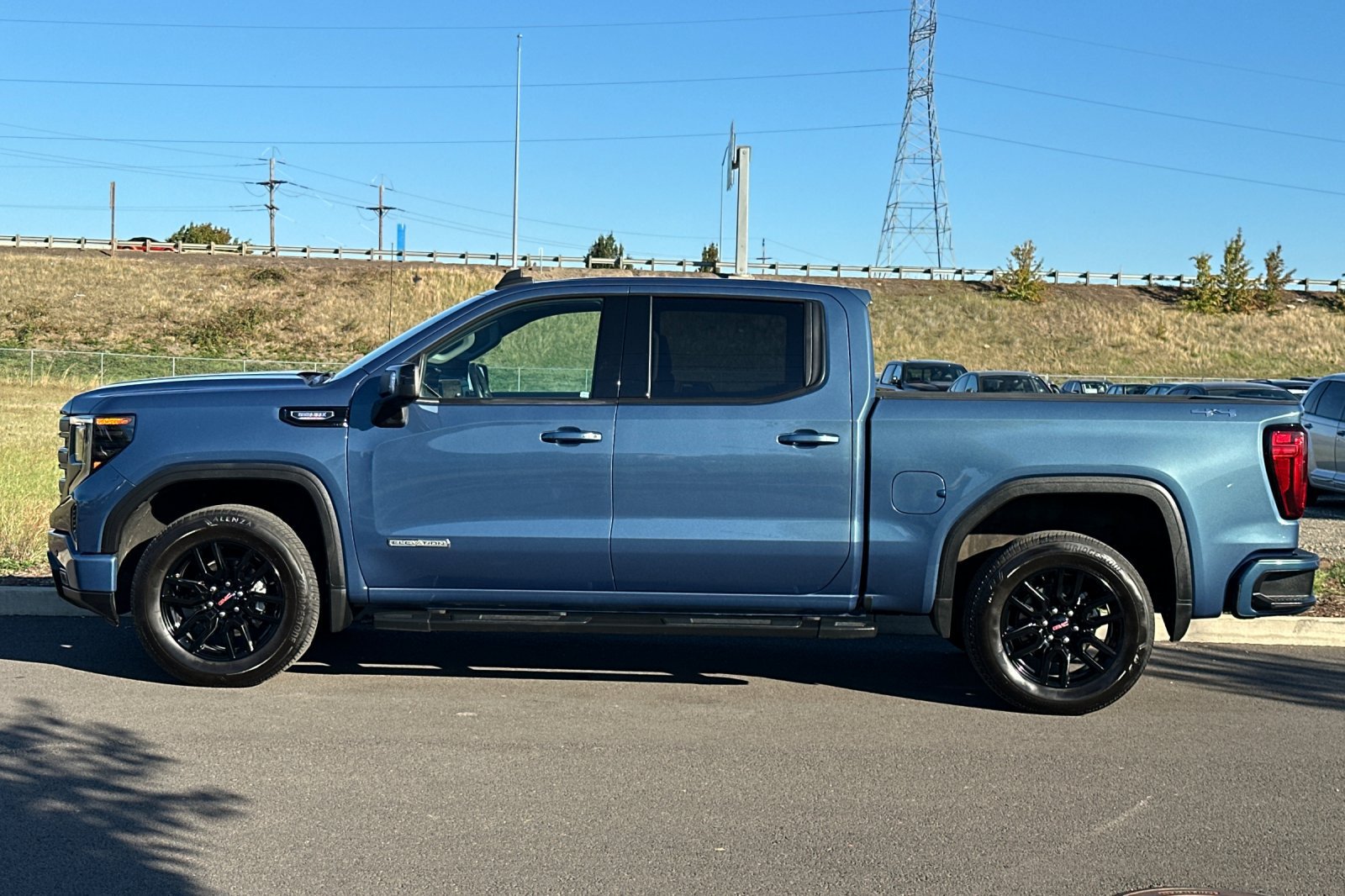 Used 2025 GMC Sierra 1500 Elevation w/ Elevation Premium Package AWD/4WD image 6