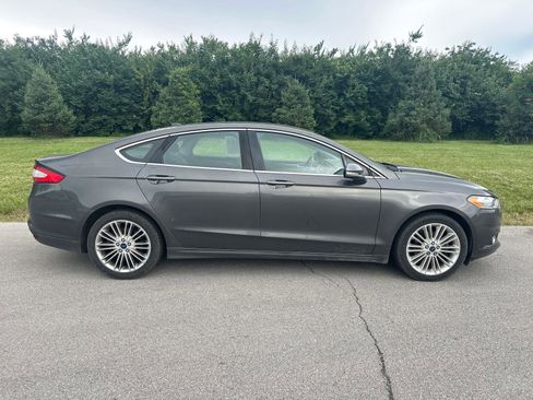Used 2016 Ford Fusion SE w/ Equipment Group 202A FWD image 13