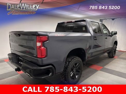 Used 2021 Chevrolet Silverado 1500 LT Trail Boss w/ Convenience Package II image 6