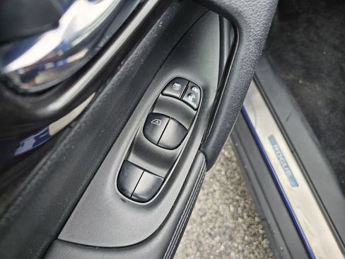 Used 2019 Nissan Rogue SV w/ Premium Package FWD image 17