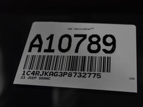 Used 2023 Jeep Grand Cherokee L Laredo image 59