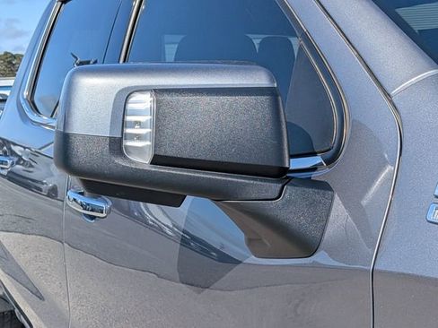 Used 2022 Chevrolet Silverado 1500 High Country w/ Technology Package image 10