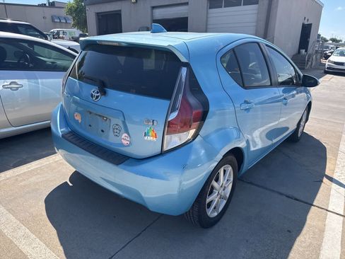 Used 2015 Toyota Prius C Three image 4
