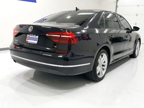 Used 2019 Volkswagen Passat 2.0T Wolfsburg w/ Wheels & Sunroof Package FWD image 8