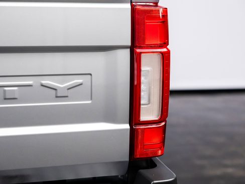 Used 2022 Ford F250 Lariat w/ Tremor Off-Road Package image 20