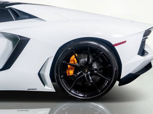 Used 2015 Lamborghini Aventador LP 700-4 image 18