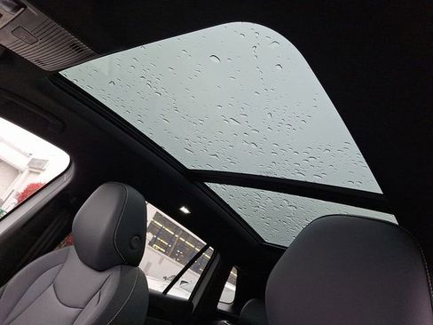 New 2026 Volkswagen Tiguan SE R-Line image 7