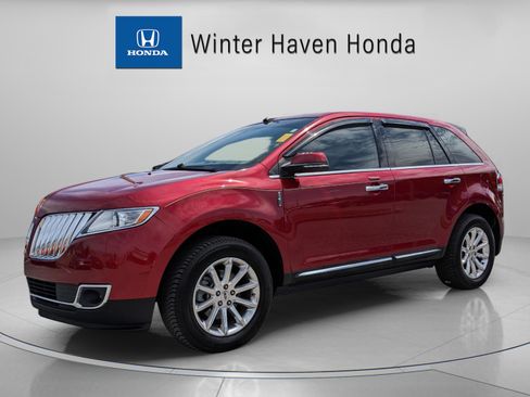 Used 2013 Lincoln MKX FWD image 2