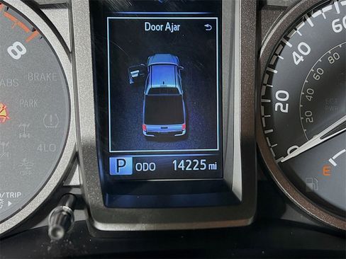 Certified 2019 Toyota Tacoma TRD Off-Road image 12