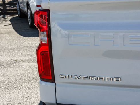 Used 2021 Chevrolet Silverado 1500 Custom Trail Boss AWD/4WD image 9