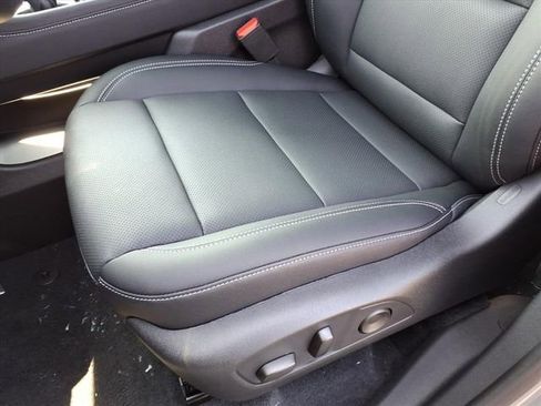 New 2026 Chevrolet Traverse LT image 17