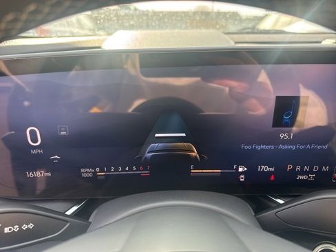 Used 2025 Buick Envision Preferred image 13