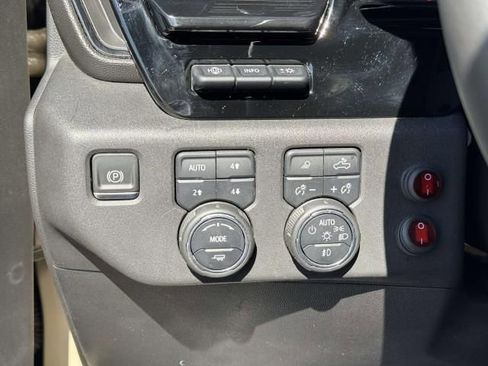 Used 2022 Chevrolet Silverado 1500 ZR2 w/ Technology Package AWD/4WD image 21
